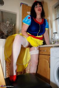 Snow White Her Yellow Marigolds Pt1
