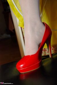 Snow White Her Yellow Marigolds Pt1
